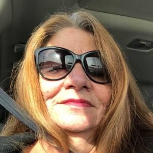 Meet your Posher, Debra